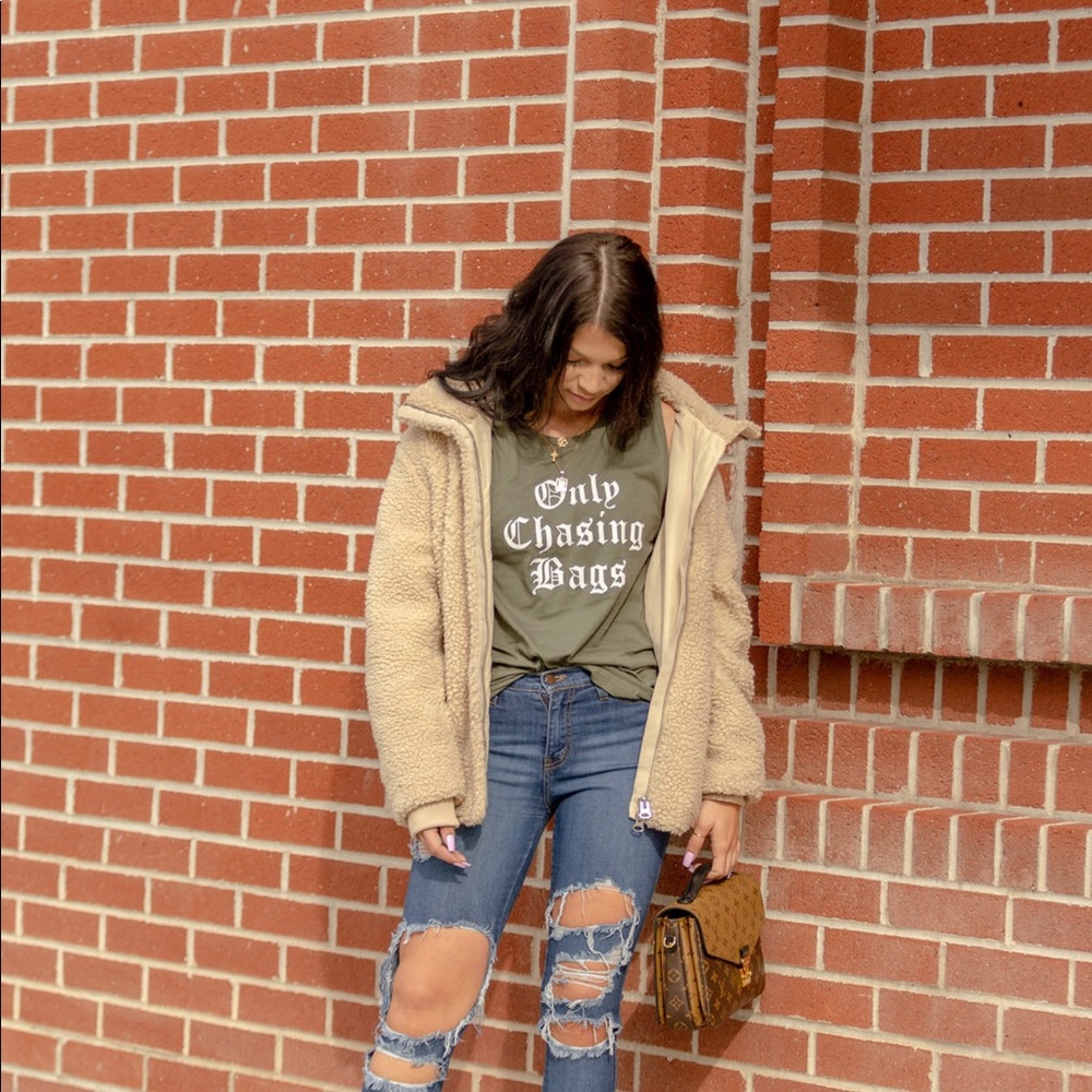 Only Chasing Bags - Picture 3 of 3